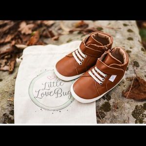Toddler leather sneakers, never worn!